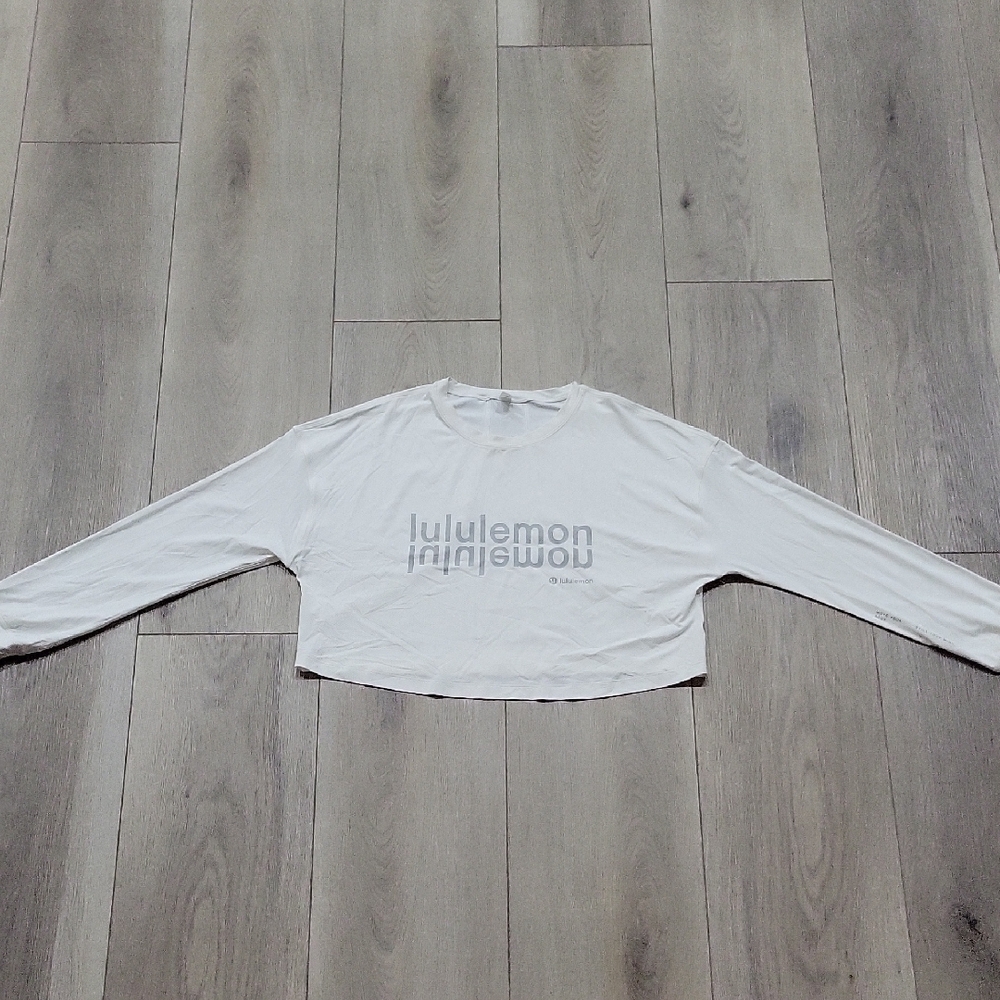 Lululemon Muscle Love Long Sleeve Shirt *Motif White Size 4 NWOT - Picture 2 of 5